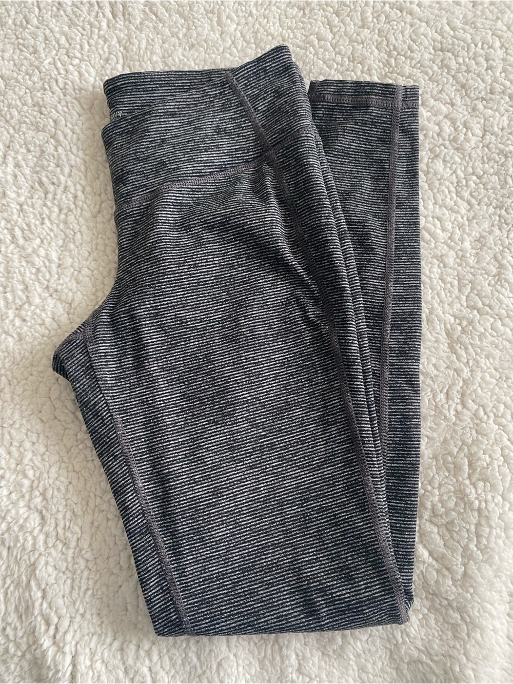 Old Navy Active Go Dry Leggings Grey lines
